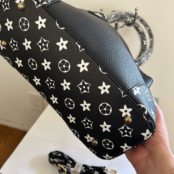 Handbag / shoulder bag - Picture 3 of 8